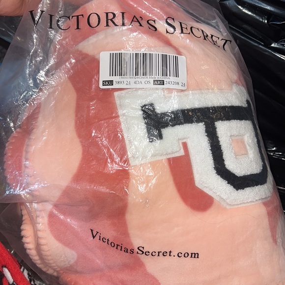 Pink camo Sherpa blanket - Picture 4 of 5